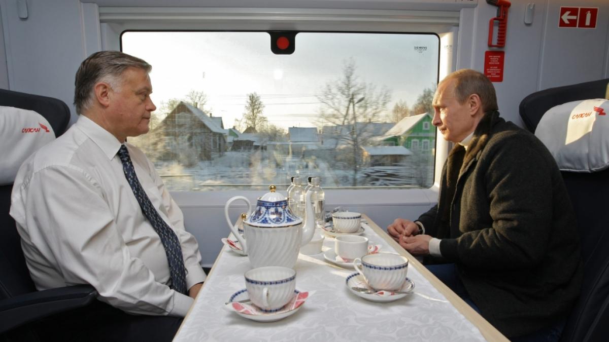 Wladimir Jakunin und Wladimir Putin im Dezember&nbsp;2009. (Foto)