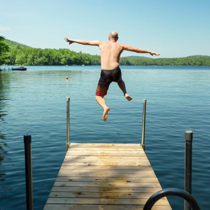 Wie gefährlich ist ein Sprung ins kalte Wasser an Hitzetagen wirklich?