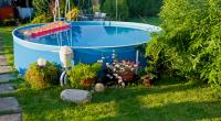 Ein Schwimmbecken im elterlichen Garten wurde für einen zweijährigen Jungen aus Beelitz (Brandenburg) zur tödlichen Falle (Symbolfoto).
