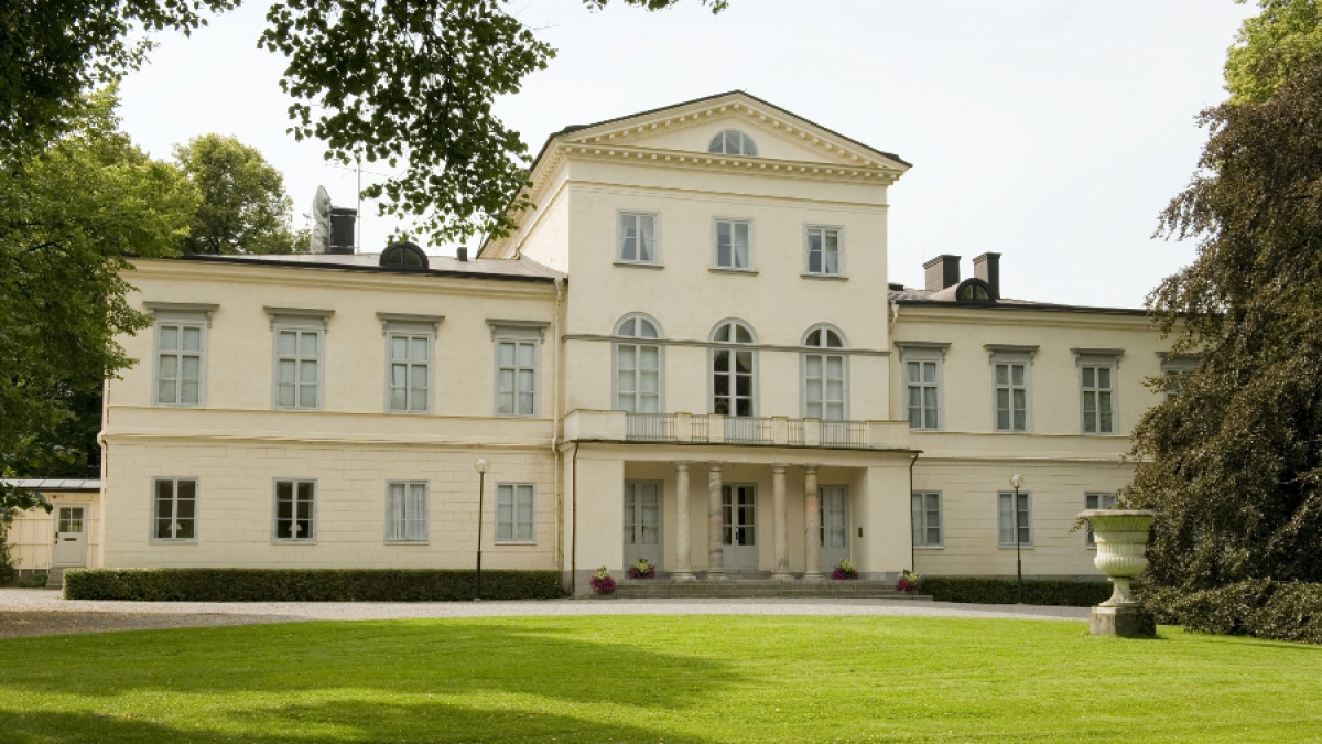 König Carl Gustav und seine vier Schwestern wurden auf Schloss Haga geboren. Seit 2010 ist das im 19. Jahrhundert erbaute Anwesen der Wohnsitz von Kronprinzessin Victoria und ihrer kleinen Familie. (Foto)