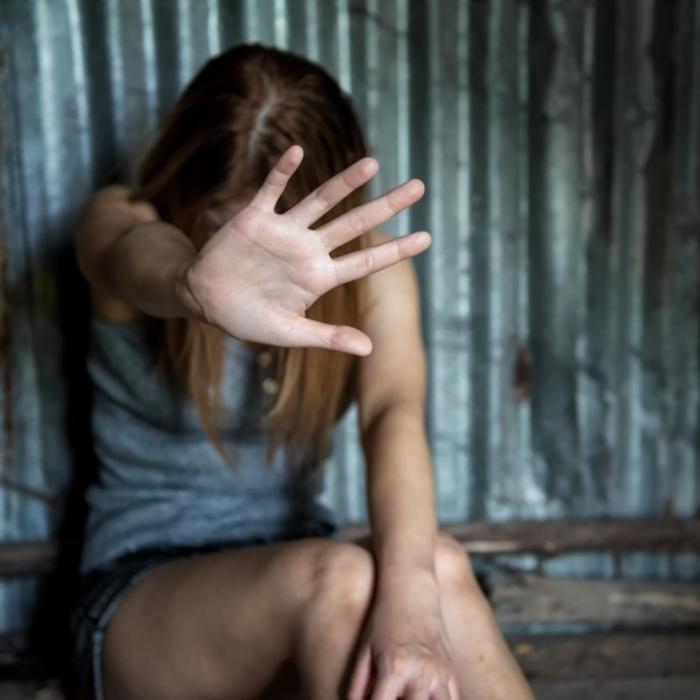 Jugendlicher vergriff sich an elfjährigem Mädchen! Dieses Urteil entsetzt