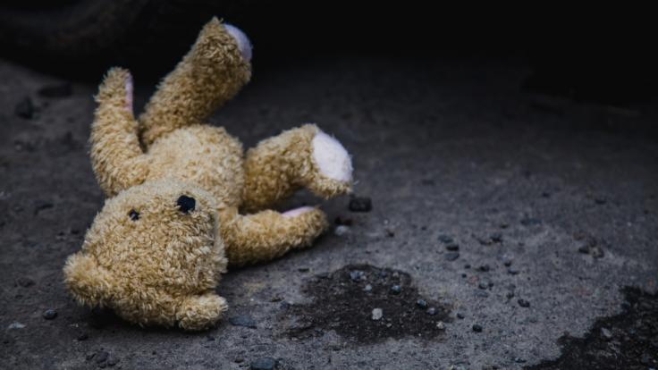 Sogar am helllichten Tag treiben Kinderschänder in der Öffentlichkeit ihr Unwesen, wie ein aktueller Fall aus Berlin zeigt.