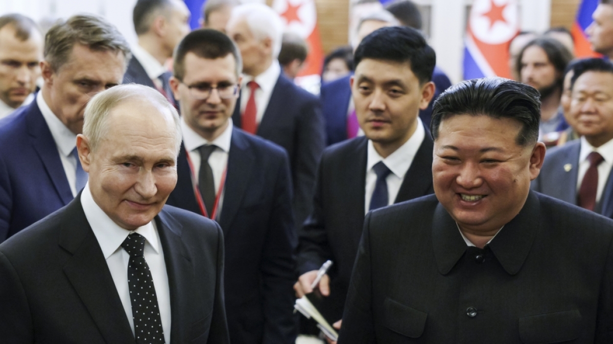 Wladimir Putin und Kim Jong Un w&auml;hrend ihres Treffens in Pj&ouml;ngjang. (Foto)