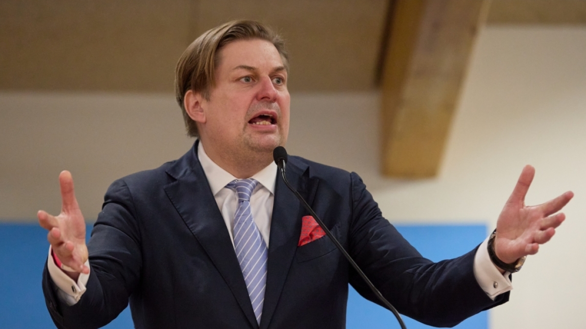 Maximilian Krah spricht auf einer AfD-Kundgebung. (Foto)
