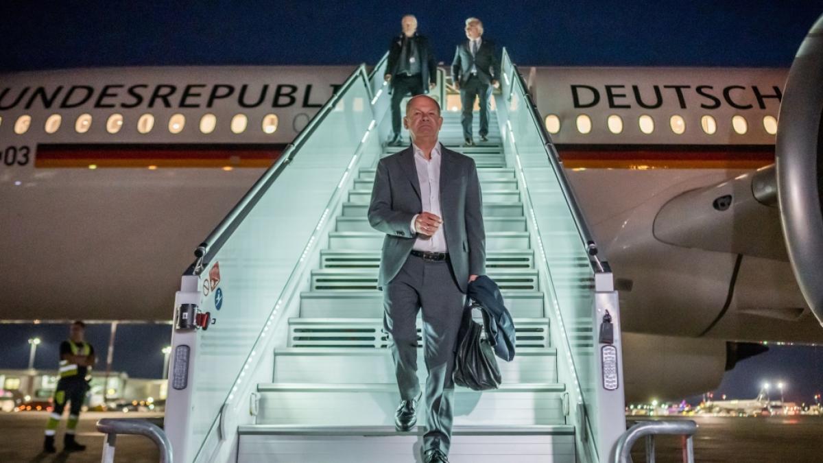Olaf Scholz muss berufsbedingt h&auml;ufig fliegen. (Foto)