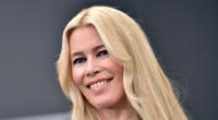 Claudi Schiffer heizt Fans an Weihnachten in Dessous ein.