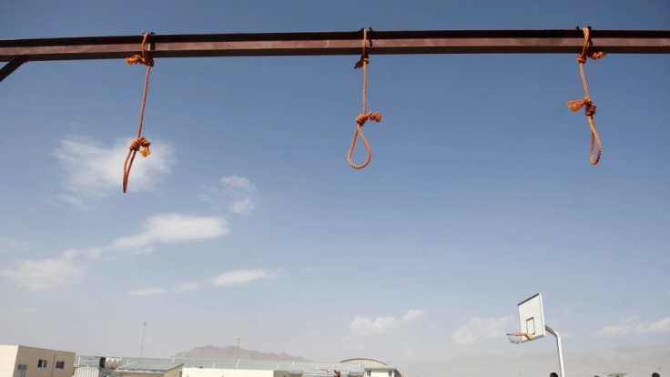 Im Oktober 2014 wurden fünf Vergewaltiger in Kabul durch Erhängen hingerichtet.