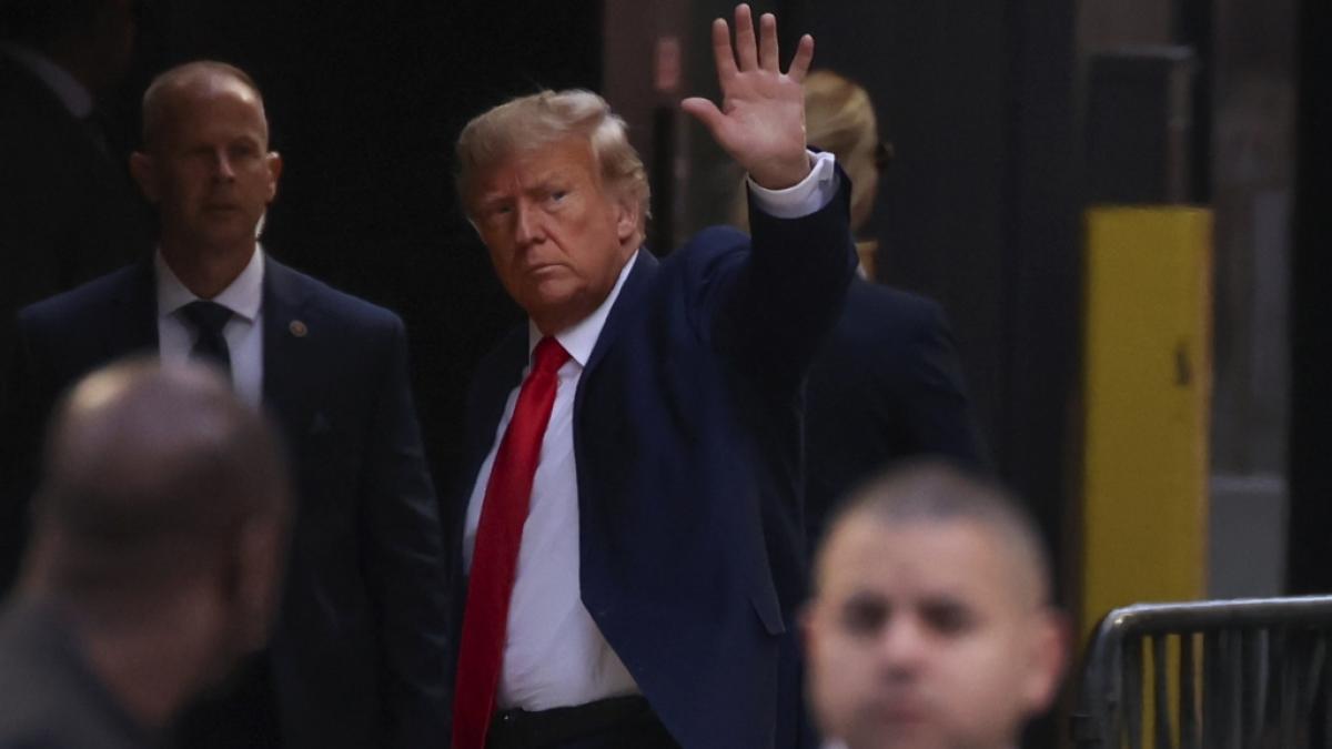 Donald Trump ist in New York eingetroffen: Am 4. April 2023 soll vor Gericht die Anklage gegen den Ex-Pr&auml;sidenten der USA verlesen werden. (Foto)
