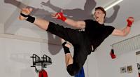 MMA-Star Michael Smolik muss den Boxring gegen den Operationssaal tauschen: Bei dem Kampfsport-Star wurde ein Hirntumor entdeckt.