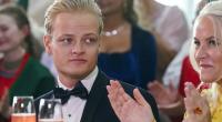 Marius Borg Høiby, hier mit seiner Mutter Kronprinzessin Mette-Marit von Norwegen, ist nach dreimonatigem Gerichtsprozess zu einer Haftstrafe von vier Jahren verurteilt worden.