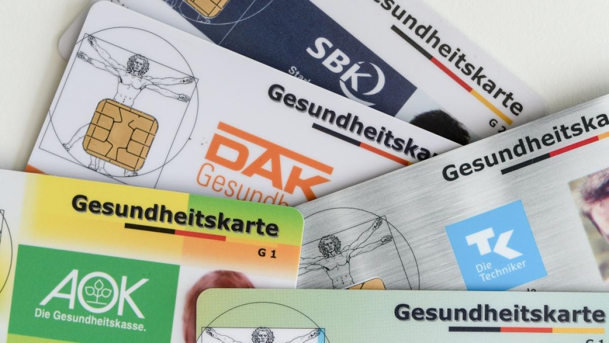 Gesetzlich versicherten Arbeitnehmern steht zum Jahreswechsel ein "Beitragstsunami" bevor, prognostiziert DAK-Chef Andreas Storm. (Foto)