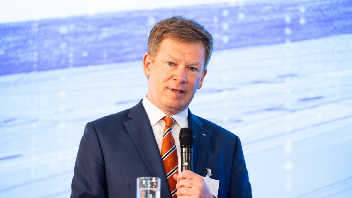 Richard Lutz, Vorstandvorsitzender der Deutschen Bahn: Bonuszahlungen an den Bahn-Vorstand l&ouml;sten eine hitzige Debatte aus. (Foto)