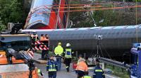 Einsatz- und Rettungskräfte sind nach einem schweren Zugunglück im Einsatz.