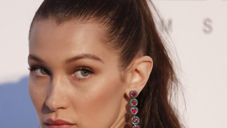 Bella Hadid hat bei Instagram wieder einmal einen gewagten Auftritt hingelegt.