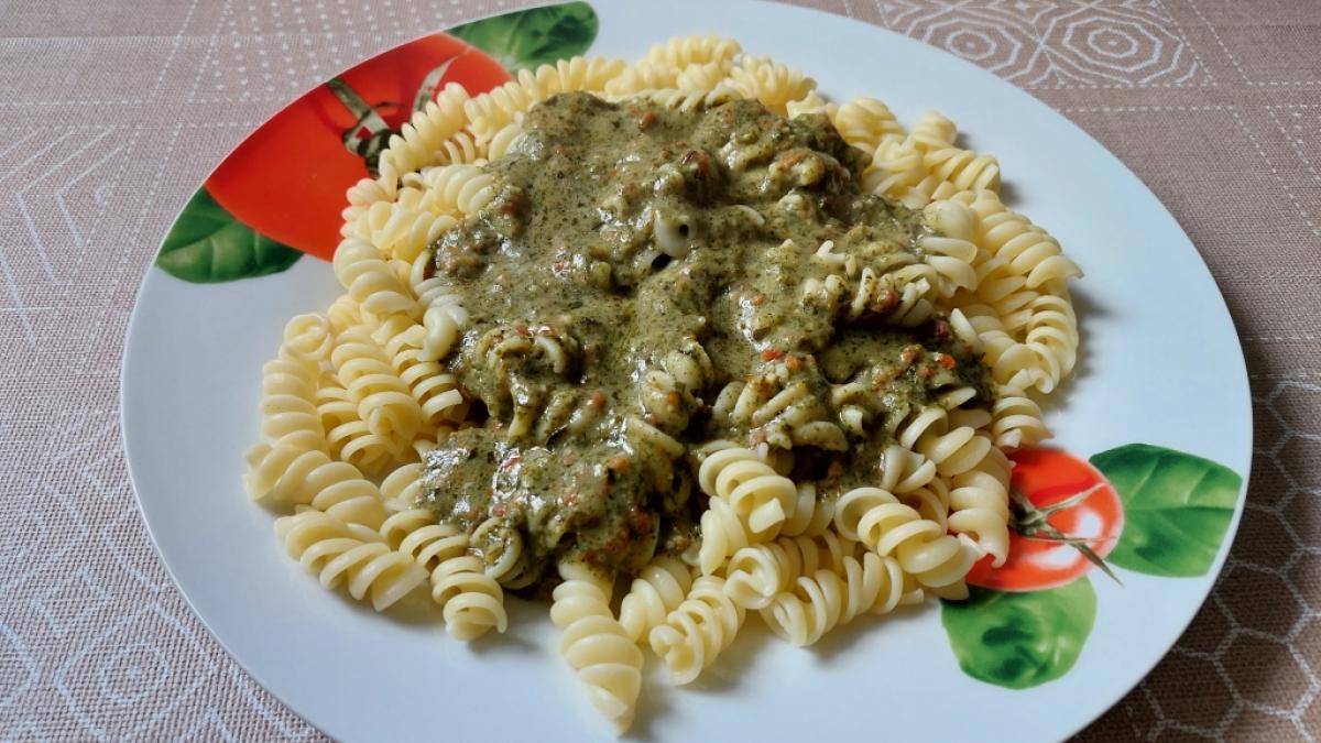 Ziemlich fl&uuml;ssig: Das Gr&uuml;ne Pesto konnte weder bei Konsistenz noch Geschmack &uuml;berzeugen. (Foto)