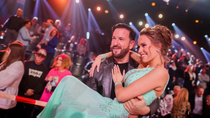 Laura Muller Und Michael Wendler Bombe Geplatzt Let S Dance Star Und Der Wendler Haben Sich Verlobt News De