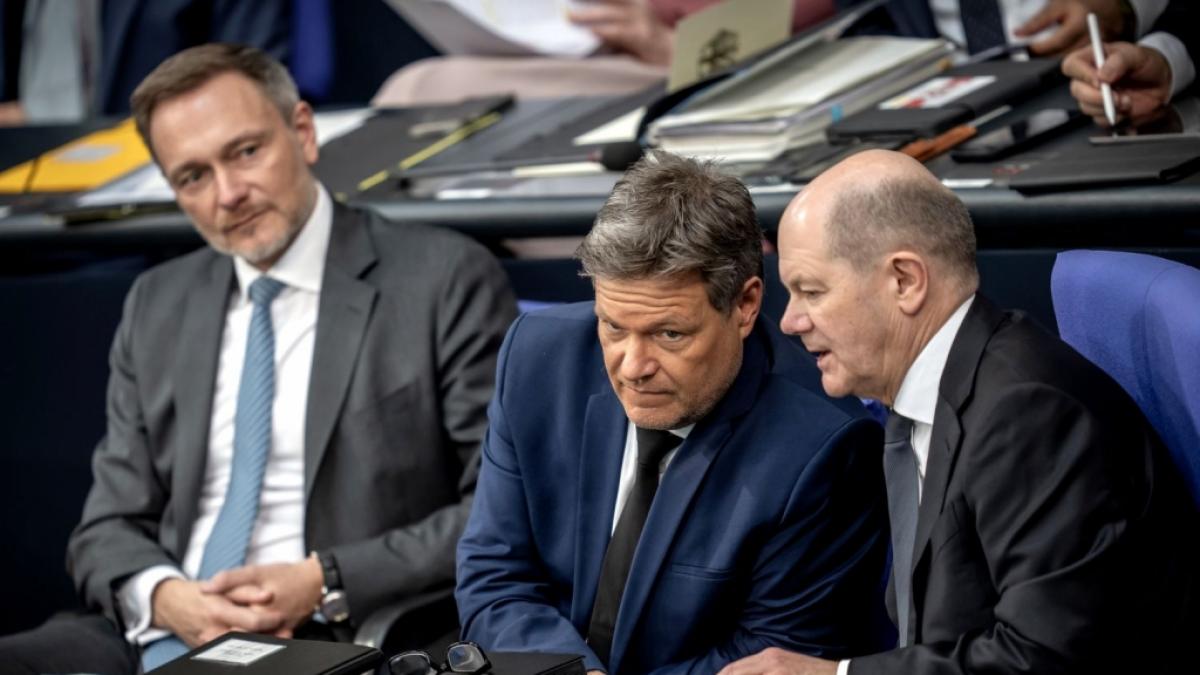 Christian Lindner, Robert Habeck und Olaf Scholz haben im Kanzleramt beraten: Das Rentenpaket soll kommen. (Foto)