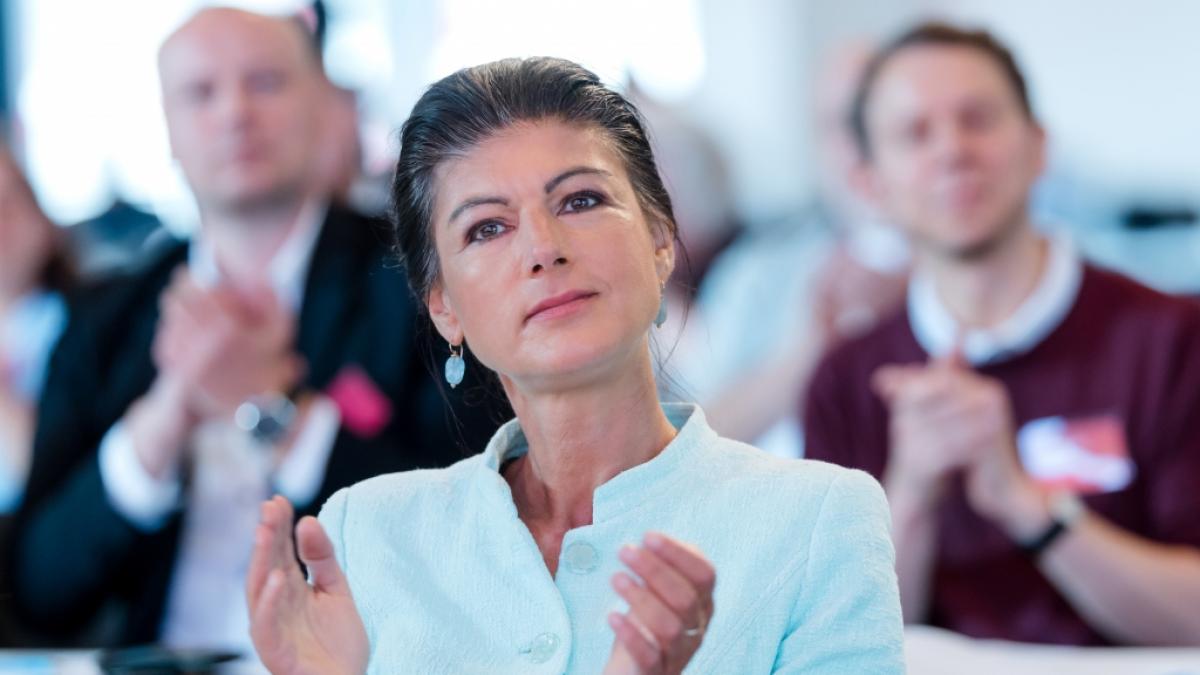 Sahra Wagenknecht steht erneut wegen umstrittener Aussagen zum Ukraine-Krieg in der Kritik. (Foto)