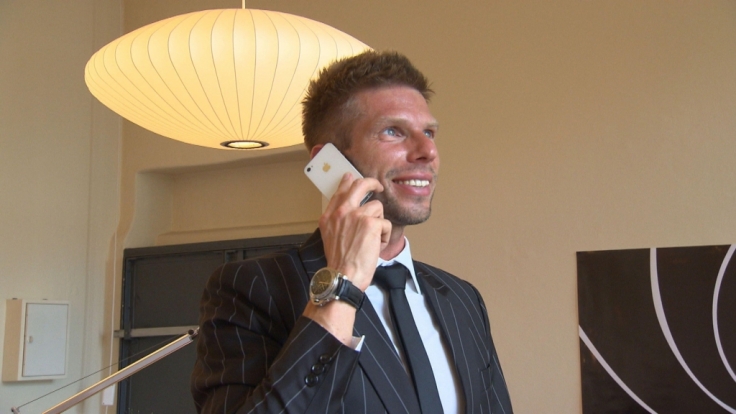 Axel Hesse ist äußerst wohlhabend. Für RTL verzichtet er eine Woche auf seinen Reichtum.
