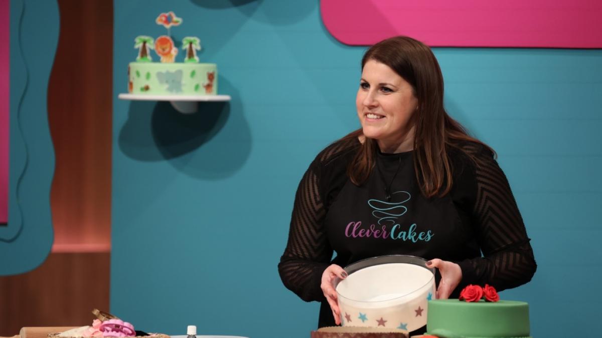 Elina Hoffmann stellt Clever Cakes in der "H&ouml;hle der L&ouml;wen" vor. (Foto)