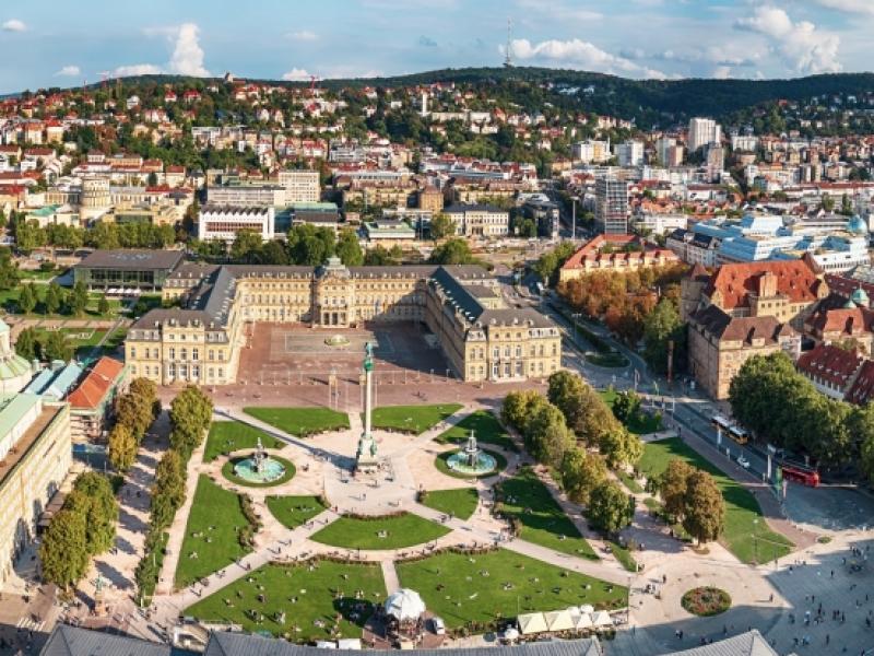 Stuttgart: Blutüberströmt beim Nachbarn geklopft - Mann bricht zusammen