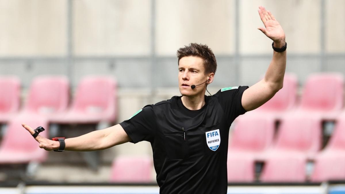 Wie tickt der Schiedsrichter Daniel Siebert privat? (Foto)