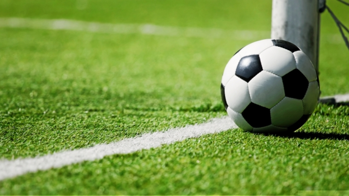 Der fr&uuml;here iranische Fu&szlig;ball-Nationalspieler Ali Ansarian ist mit nur 43 Jahren an einer Coronavirus-Infektion gestorben (Symbolbild). (Foto)
