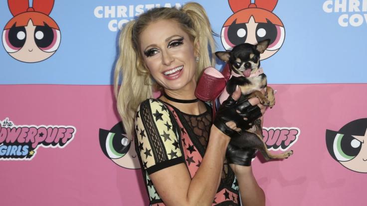 Auch Paris Hilton ist ein Fan von Christian Cowan, hier in einem Outfit aus seiner