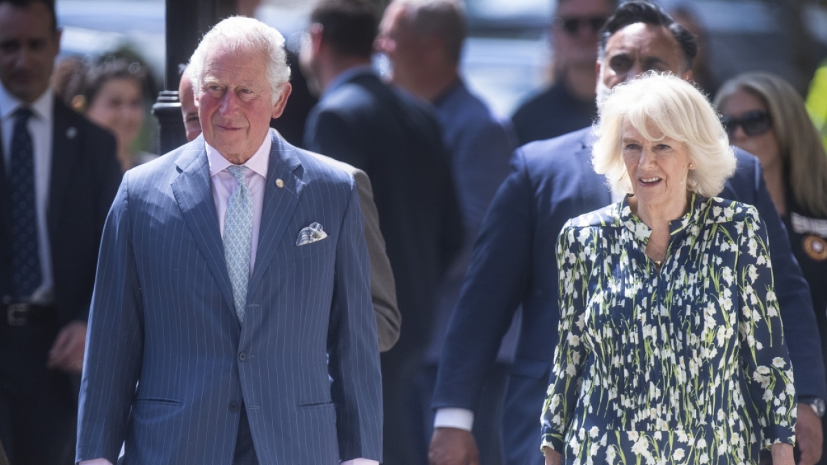 Der angebliche Sohn von Prinz Charles und Herzogin Camilla will mit einem neuen Foto die Elternschaft beweisen. (Foto)