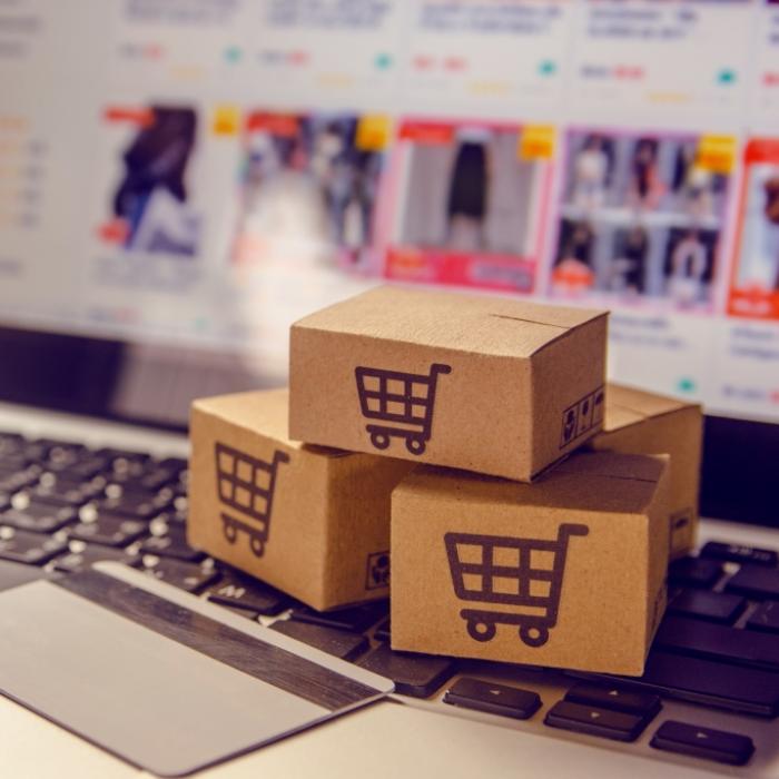 Beim Online-Shopping vermuten viele Kunden Tricksereien hinter verlockenden Angeboten.