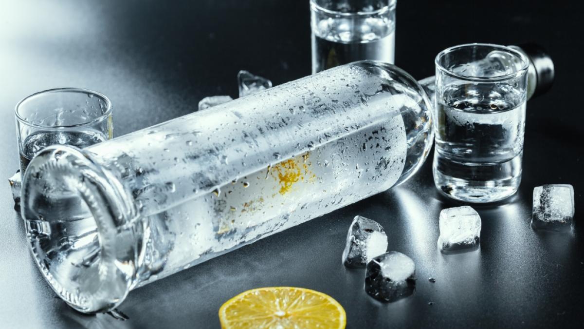 Bei einem Aufnahmeritual in einer US-Studentenverbindung sollten Erstsemestler offenbar eine ganze Flasche Wodka trinken. (Symbolfoto) (Foto)
