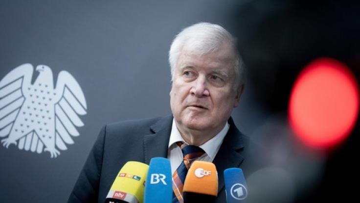Seehofer macht Druck auf unkooperative Einwanderer