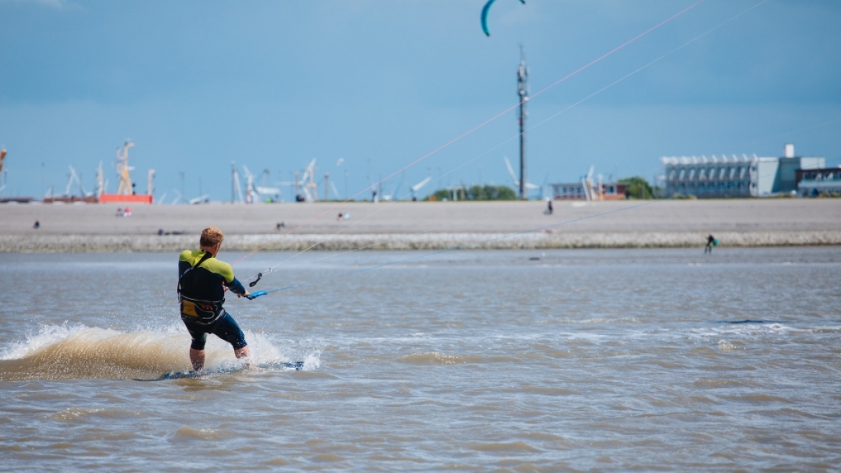 Wind am Meer - der Komplize f&uuml;r Surfer. (Foto)