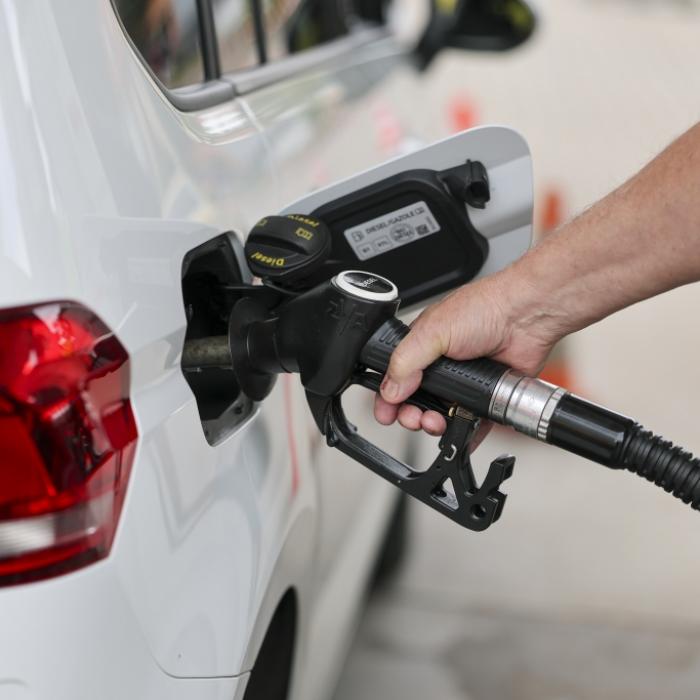 Rufe nach Spritpreis-Deckel werden lauter - wie können Autofahrer sparen?