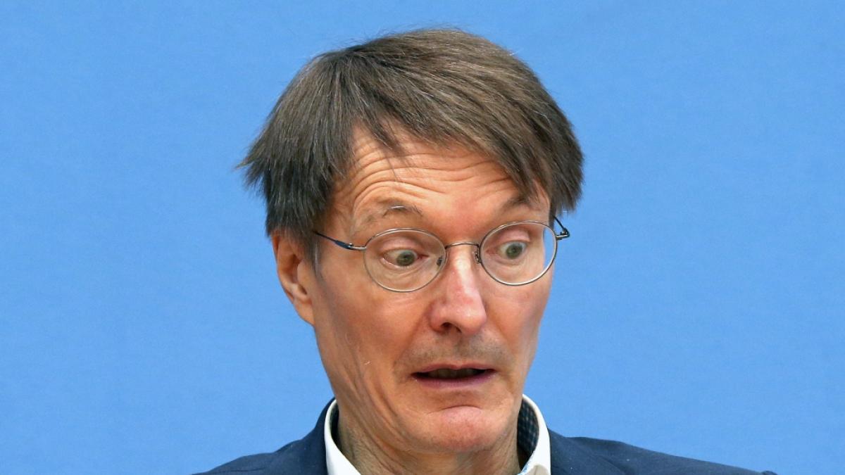 Twitter bezichtigt Karl Lauterbach der L&uuml;ge und fordert seinen R&uuml;cktritt. (Foto)