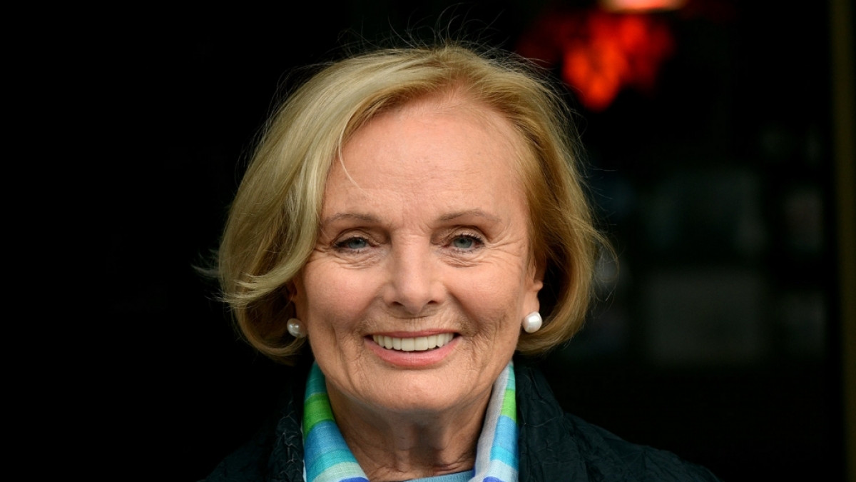 Auch mit fast 85 Jahren hat Ruth Maria Kubitschek das L&auml;cheln nicht verlernt. (Foto)