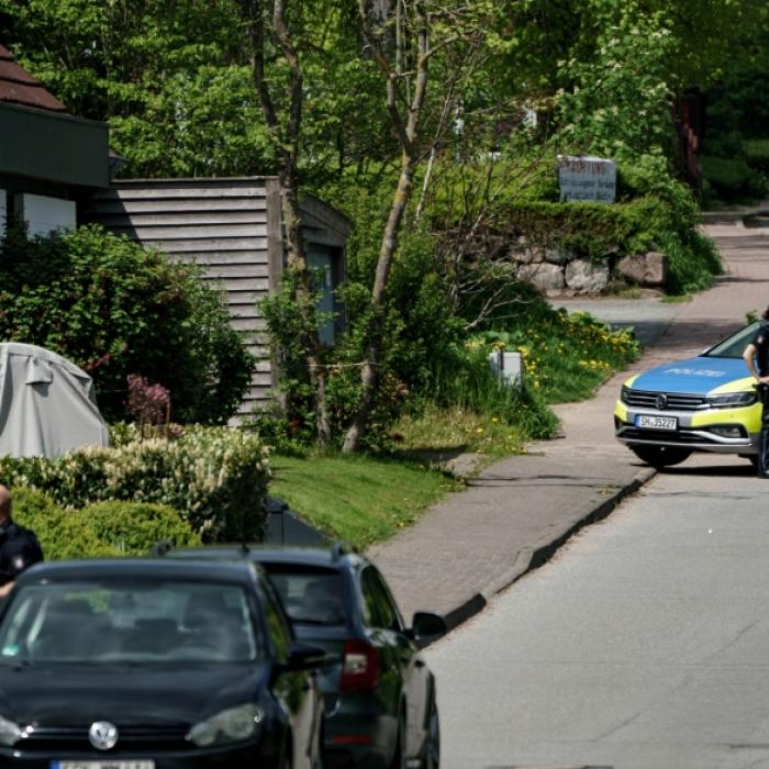 3 Menschen erschossen! Mutmaßlicher Täter hortete Waffen im Haus
