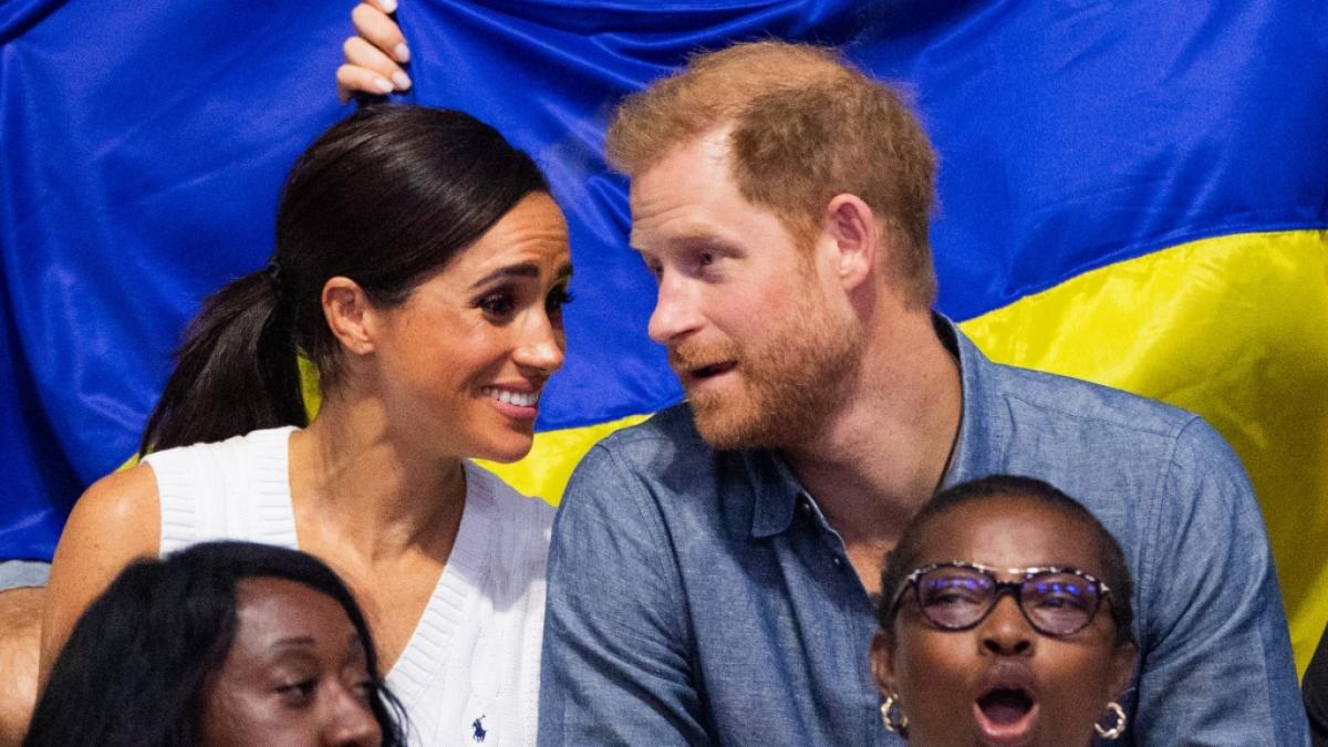 Prinz Harry und Meghan Markle machen gute Miene zum b&ouml;sen Spiel - doch das Skandalbuch "Endgame" k&ouml;nnte dem Herzogenpaar von Sussex endg&uuml;ltig das Genick brechen. (Foto)