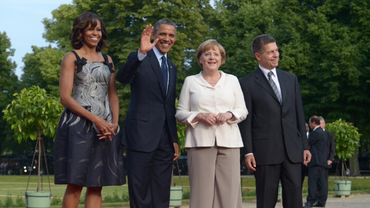 Michelle Obama hat in Sachen Mode den Dreh raus. Da könnte sich unsere Bundeskanzlerin mal eine Scheibe davon abschneiden. (Foto)