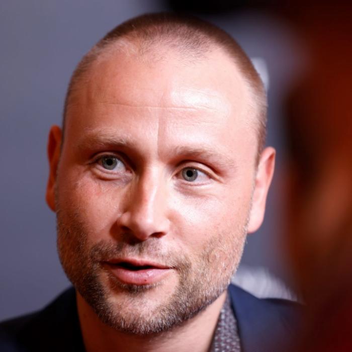 Netflix, Kickboxen und Co.! So tickt der Schauspieler abseits der Kameras