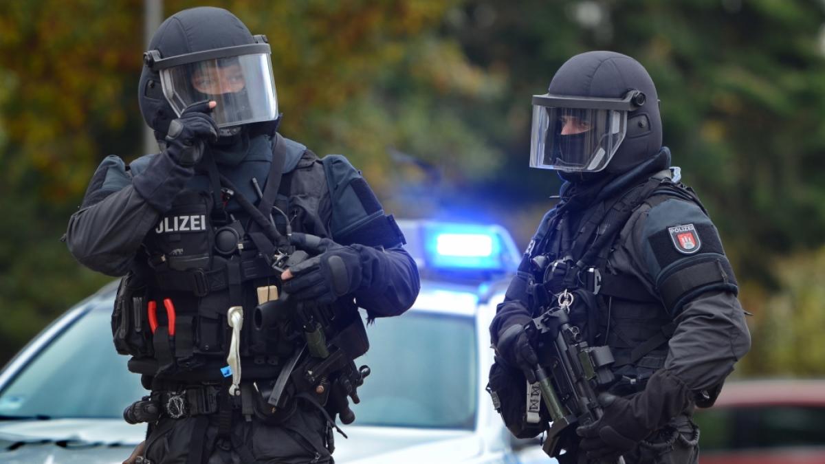 Bei Sch&uuml;ssen in N&uuml;rnberg sind zwei Menschen zu Tode gekommen. Das SEK ist im Einsatz. (Foto)