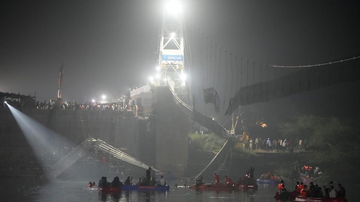 In Indien ist eine Fu&szlig;g&auml;ngerbr&uuml;cke eingest&uuml;rzt - es gab laut Berichten mehrere Tote. (Foto)