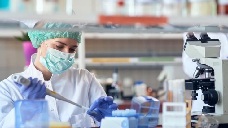 In einer Studie der Universität Frankfurt soll schwer erkrankte Covid-19-Patienten mit dem Zelltherapeutikum MSC-FFM behandelt werden.