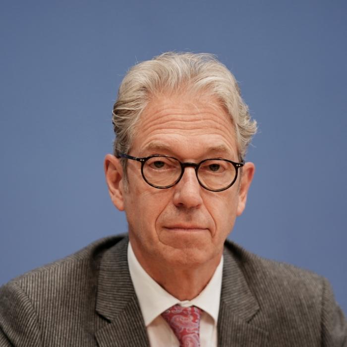 Nach 