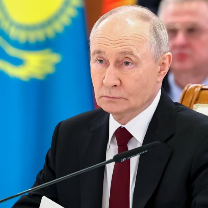 Ukraine-Drohnen demolieren Wladimir Putins Ölterminal zum Wirtschaftsforum-Start