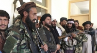 Taliban-Kämpfer vergnügten sich am Wochenende auf Schwanen-Tretbooten, während die Frauen auf die Straße gingen, um für ihre Rechte zu protestieren.