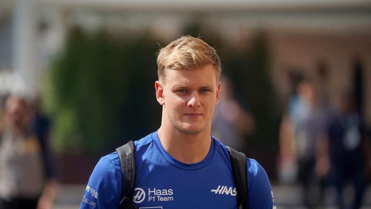 Mick Schumacher zeigt sich auf seinem neuen Profilbild zusammen mit seinem Papa. (Foto)