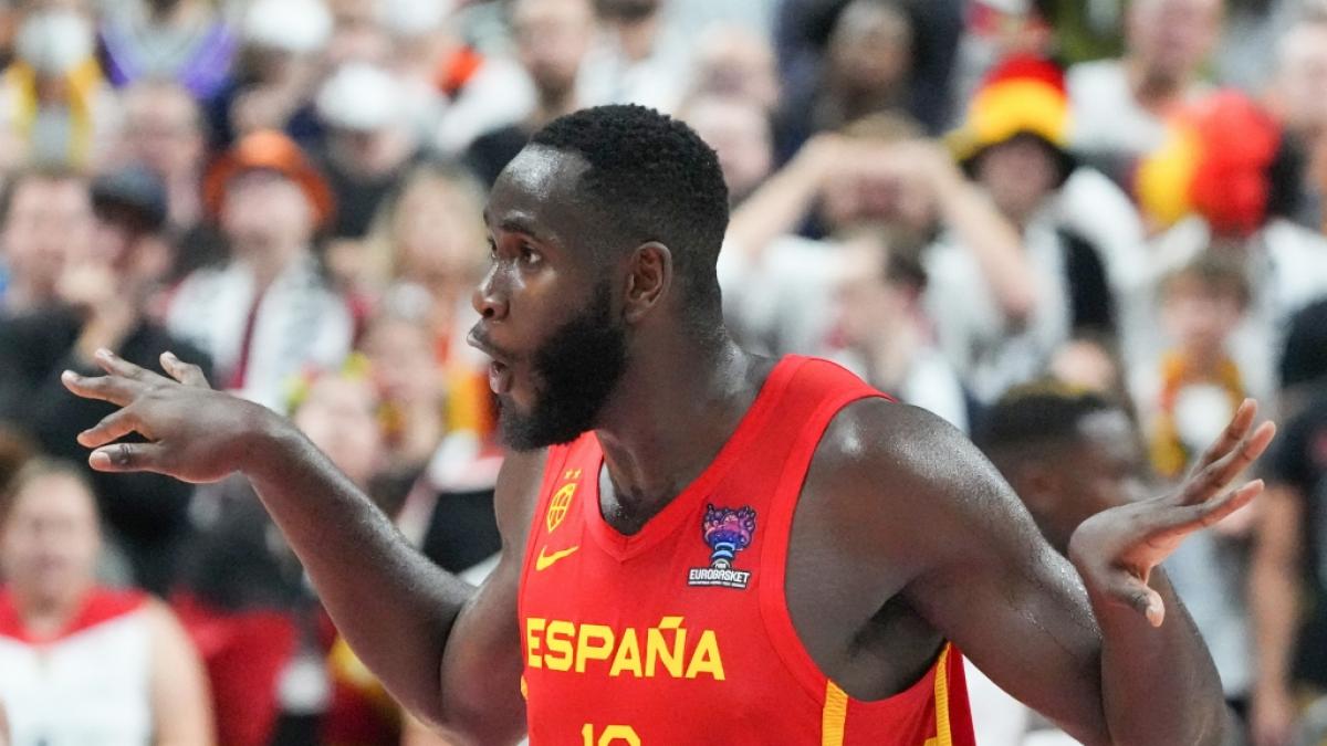 Deutschland hat gegen Spanien im Basketball-EM-Halbfinale verloren.&nbsp;Usamn Garuba (Spanien) jubelt nach einem Punktgewinn. (Foto)