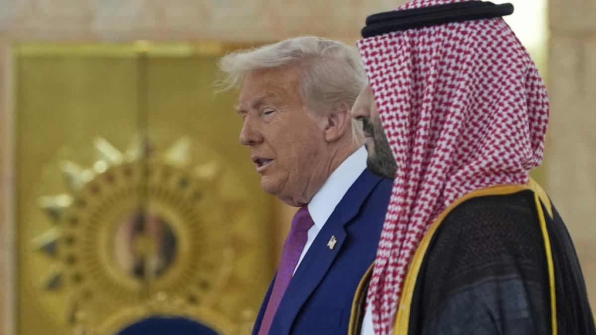 Bei seinem Nahost-Besuch in Saudi-Arabien konnte Donald Trump k&ouml;rperliche Unzul&auml;nglichkeiten nicht verbergen. (Foto)