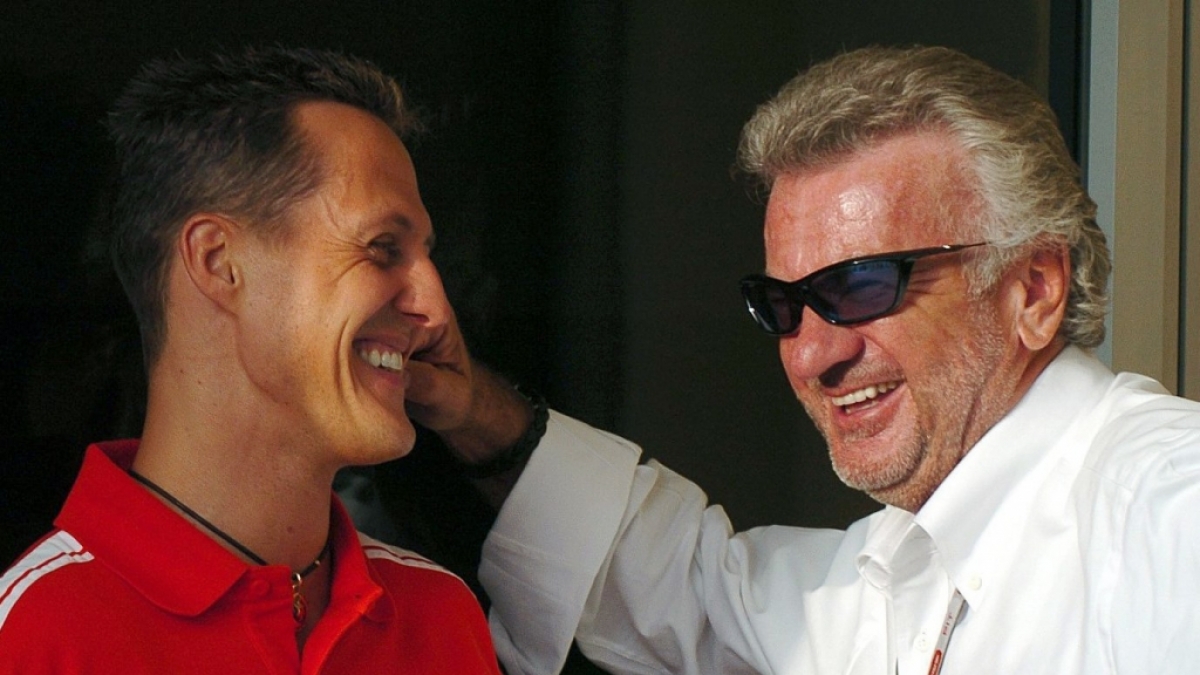 Willi Weber (r.) kann nicht mehr um Michael Schumacher trauern. (Archivbild) (Foto)